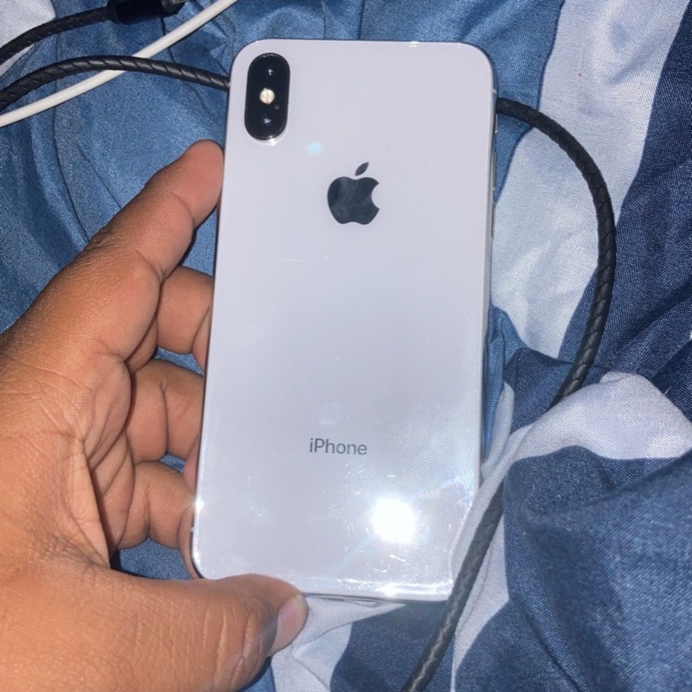 iPhone X READ THE DESCRIPTION